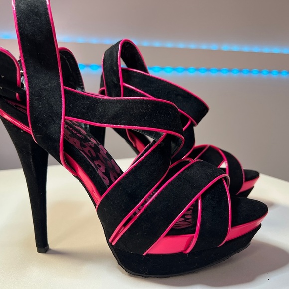 Dollhouse Muse Peep Toe High Heel Strappy Suede Platform Pumps Black Pink - Picture 1 of 6